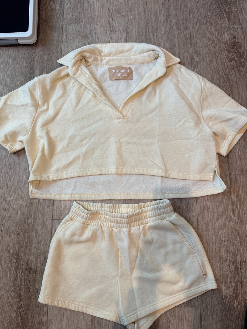 AERAMINA JAMES Cream Cropped Polo Sweatshirt